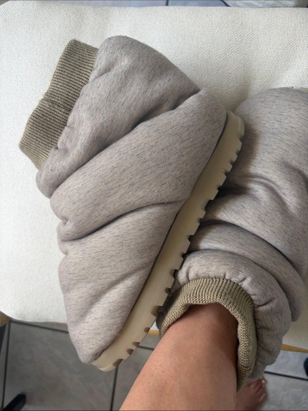 UGG Spaceslider Padded Slip-On Loungewear Slippers in Light Taupe